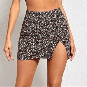 Shein black and pink floral mini skirt w slit